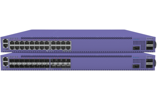 An Extreme Networks switch and router product.
